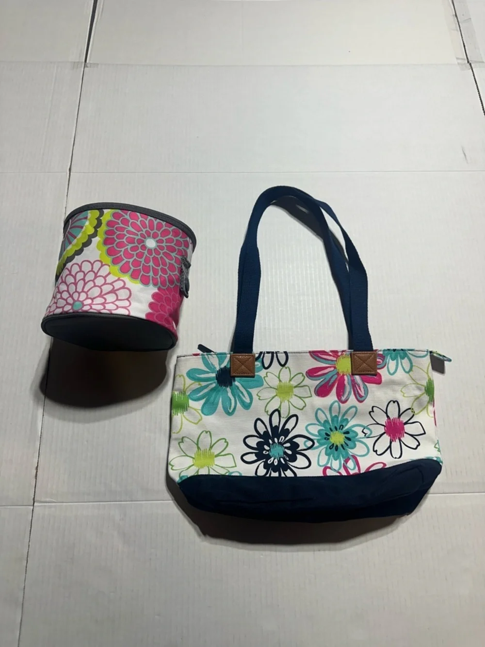 Set of 2 thirty-one Floral Canvas Tote w Matching Accessory Navy, Pink & Teal